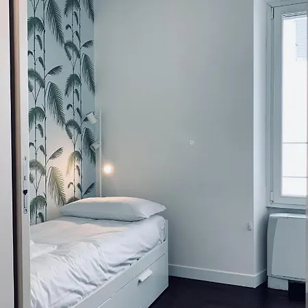 Youhosty - Charming 2-bed Flat With Terrace, Navigli & Duomo * Milano